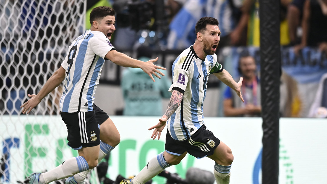 Argentina gana su primera 'final' en el Mundial de Catar en un duro partido contra México