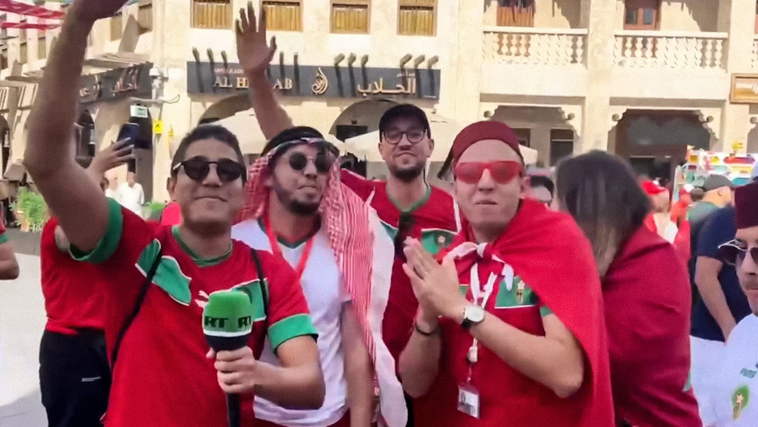 "¡Gracias Rusia!": Hinchas de Marruecos piden un micrófono en Catar para lanzar un mensaje a Moscú