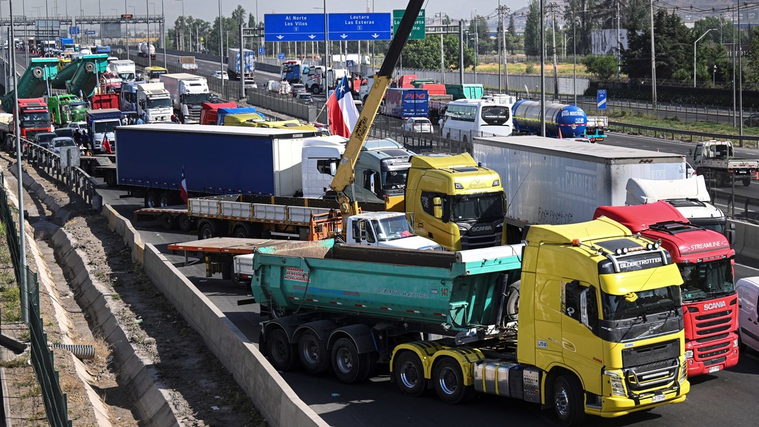 El Gobierno chileno llega a un acuerdo con parte de los camioneros en paro