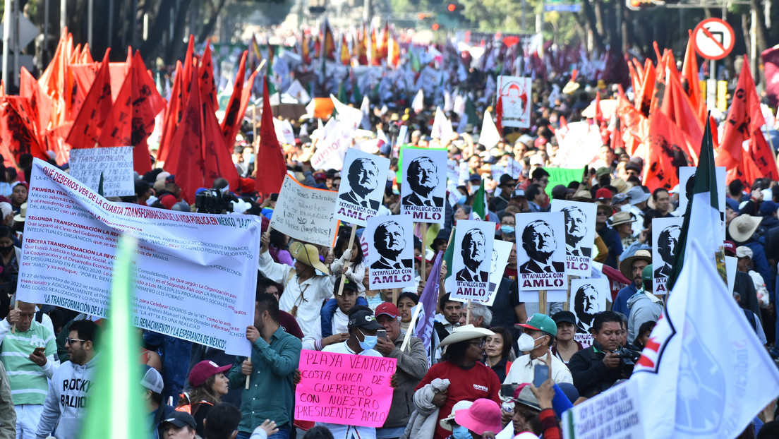 López Obrador comenta la "marcha histórica" a su favor: "Estoy muy contento y muy agradecido"