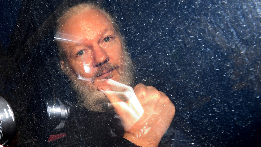 Medios que divulgaron el 'Cablegate' exigen a Biden retirar los cargos contra Julian Assange