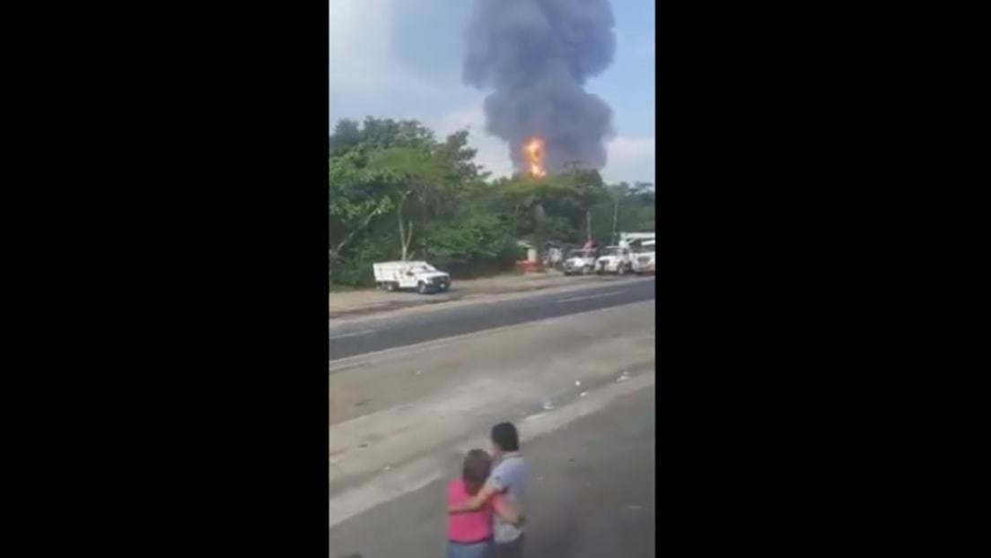 Explosión en ducto de Petróleos Mexicanos deja 11 personas con quemaduras en Veracruz