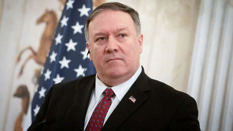 "Maníaco trastornado que nos ha llevado a la guerra": Insultan a Mike Pompeo durante un discurso en EE.UU.