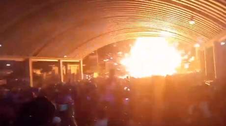 Explosión por pirotecnia deja varios heridos y causa una estampida durante una festividad en México (VIDEO)