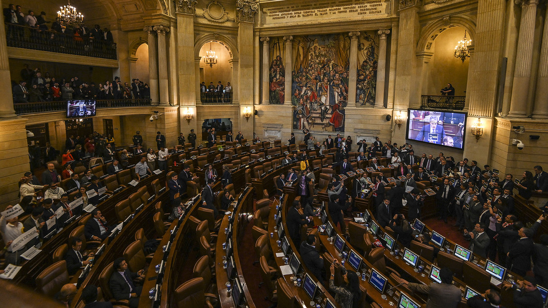 Una mayoría de legisladores rechaza la moción de censura contra la ministra de Energía de Colombia