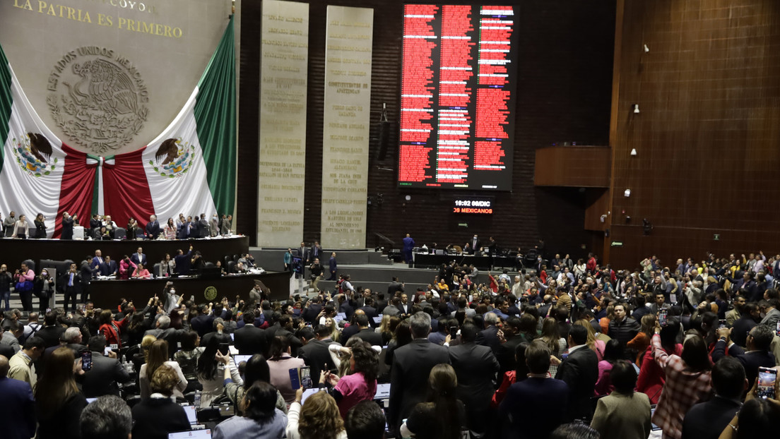 "Algo es algo": López Obrador celebra la aprobación en el Congreso del 'plan B' en materia electoral