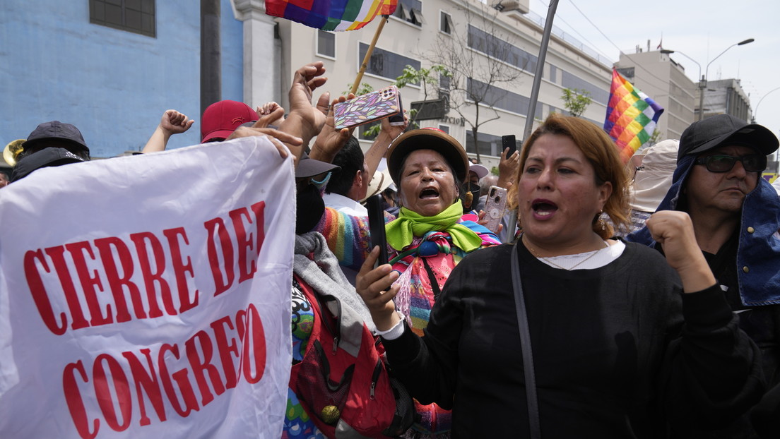 MINUTO A MINUTO: Perú en vilo, con Castillo destituido y Dina Boluarte como nueva presidenta