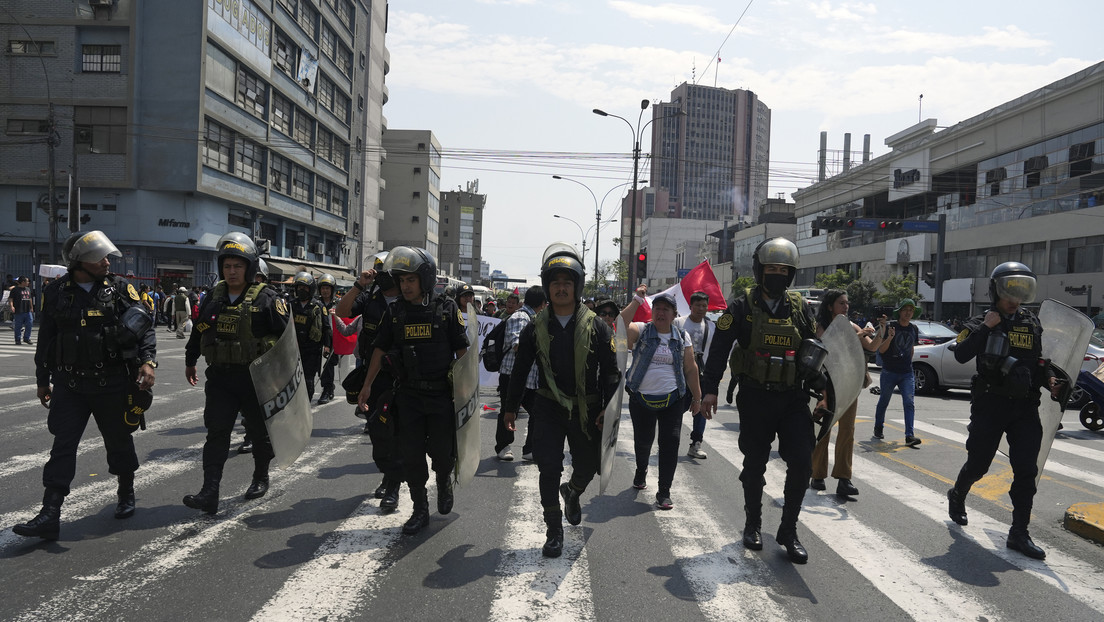 Crecen las protestas en Perú que piden disolver el Congreso y liberar a Pedro Castillo