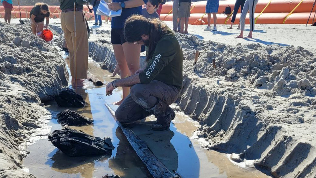 Hallan en EE.UU. un barco de madera del siglo XIX tras el paso de los últimos huracanes (FOTOS)