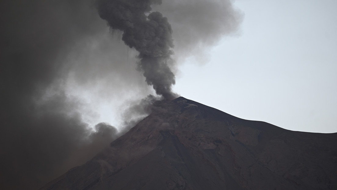 El volcán de Fuego en Guatemala entra en una nueva fase de erupción  (VIDEOS, FOTOS) - RT