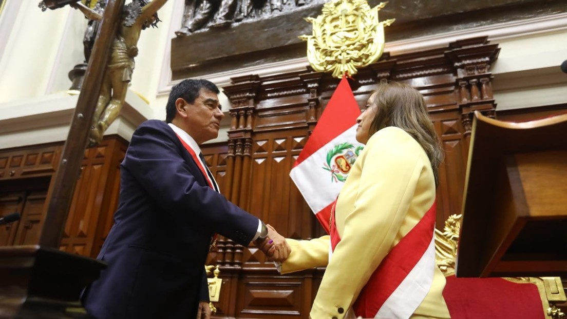 Dina Boluarte presenta ante el Congreso de Perú el proyecto de ley de adelanto de elecciones a 2024