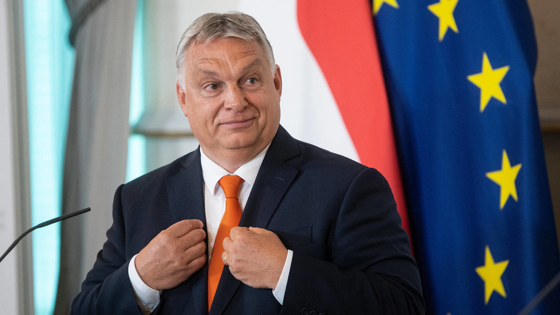 Orbán comenta con un meme la detención de la vicepresidenta del Parlamento Europeo por corrupción