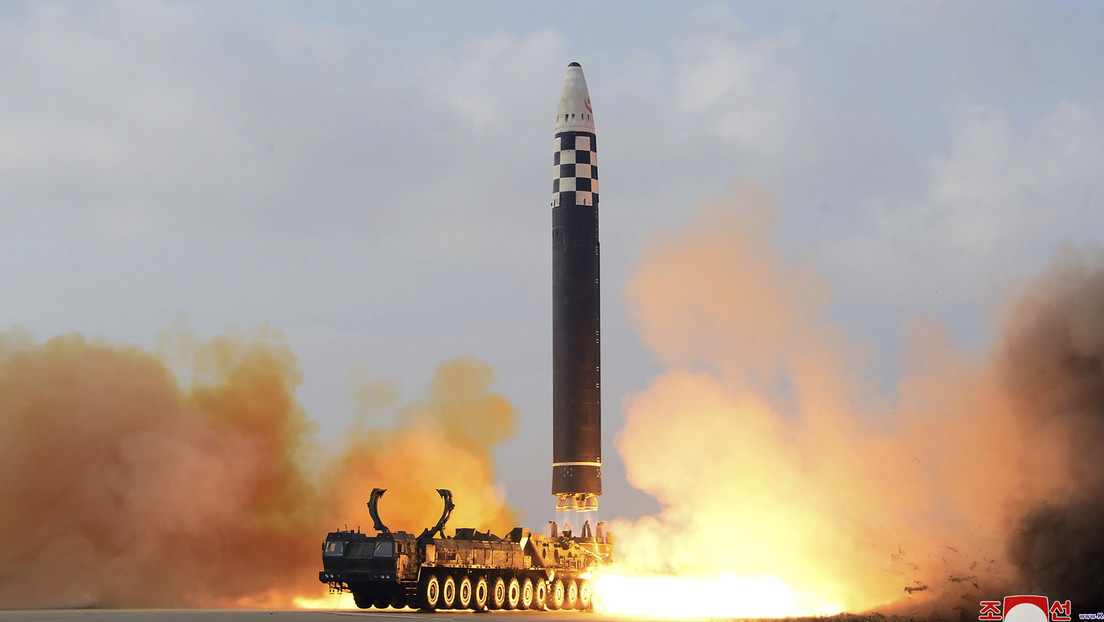 Corea del Norte dispara dos misiles balísticos hacia el mar de Japón
