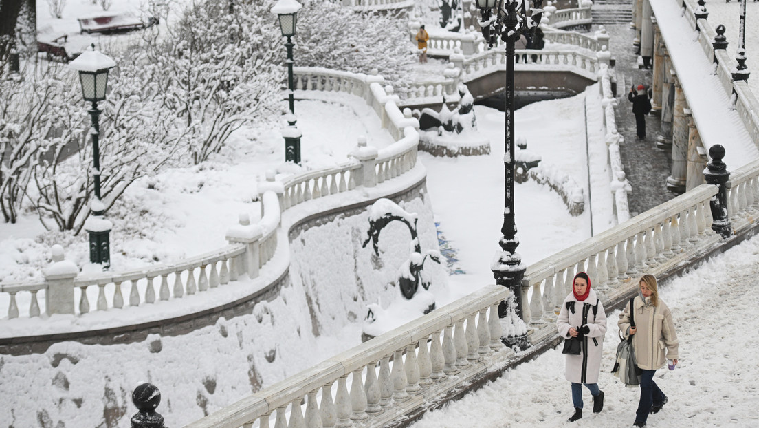 Fuertes nevadas en Moscú baten un récord de más de 30 años