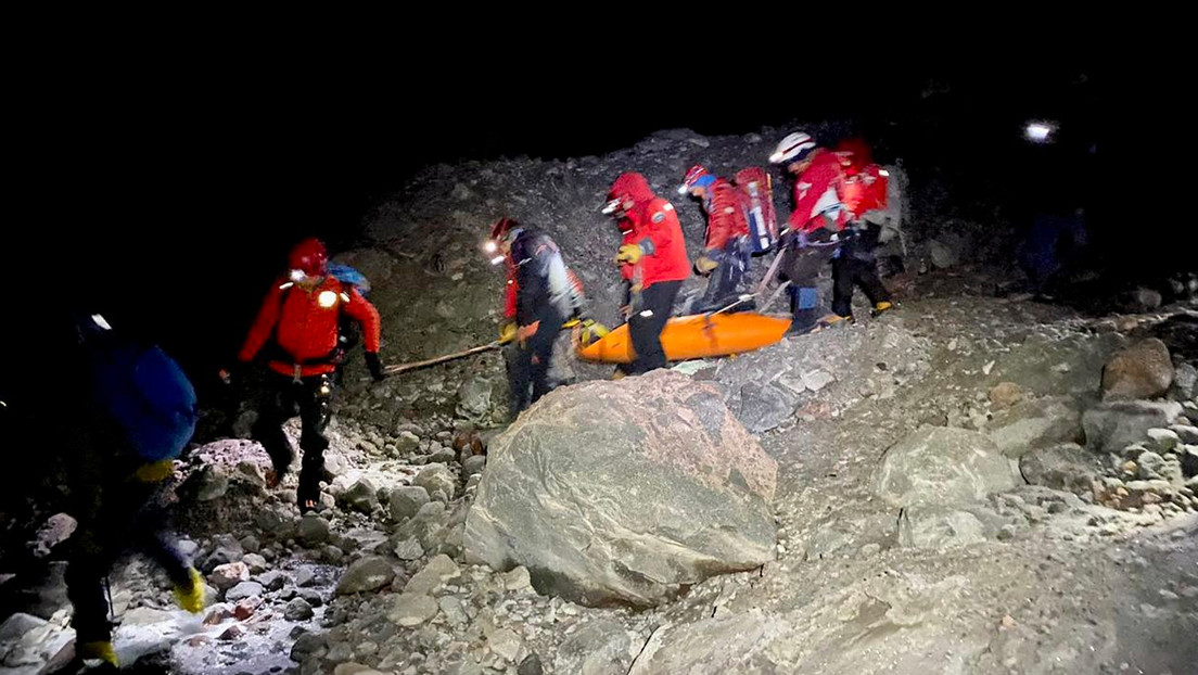 Mueren tres excursionistas, entre ellos una niña de 10 años, en el volcán Antisana de Ecuador