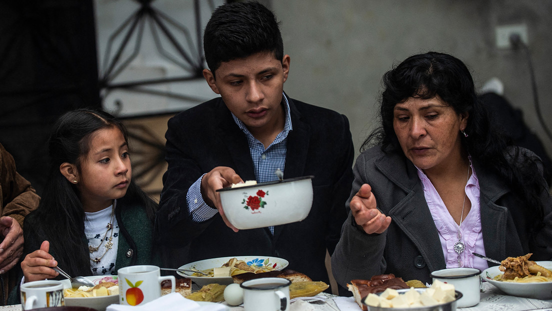 López Obrador anuncia que la esposa e hijos de Pedro Castillo ya están en México