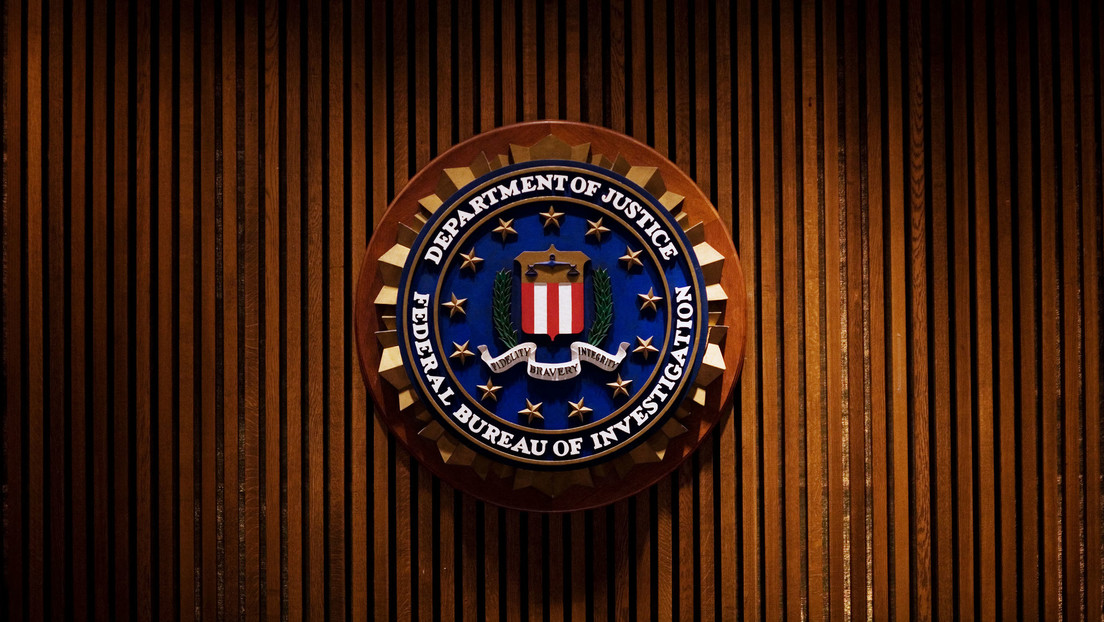 El FBI acusa a "teóricos de la conspiración" de armar los 'Archivos de Twitter'