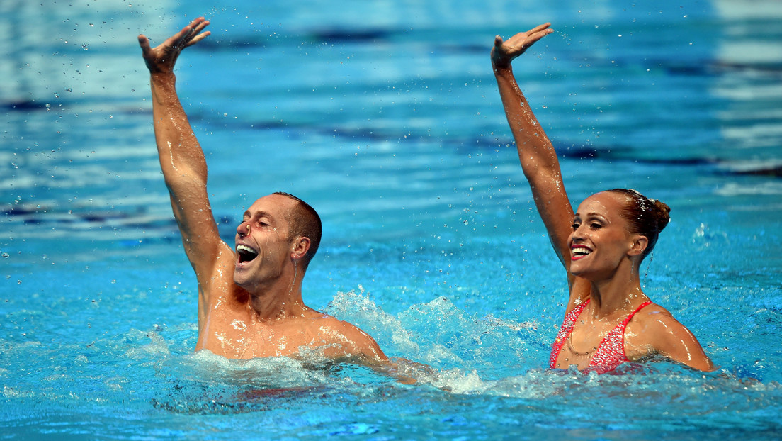 El COI permite por primera vez que hombres compitan en natación artística en los Juegos Olímpicos