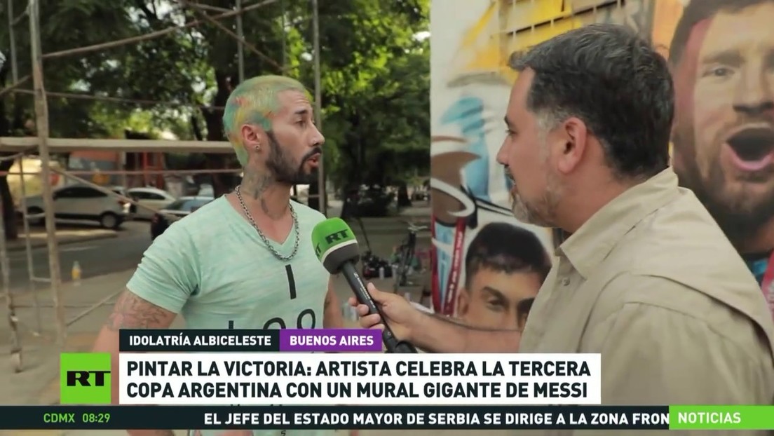 Artista celebra la tercera copa argentina con un mural gigante de Messi