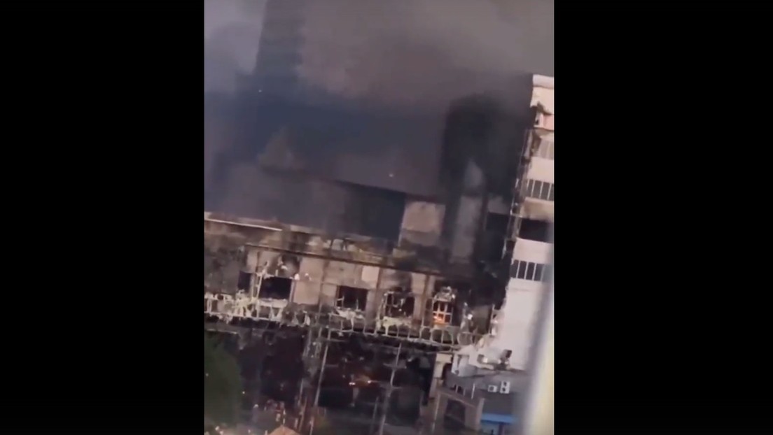 Al menos 10 muertos y decenas de heridos en un gran incendio en un hotel de Camboya
