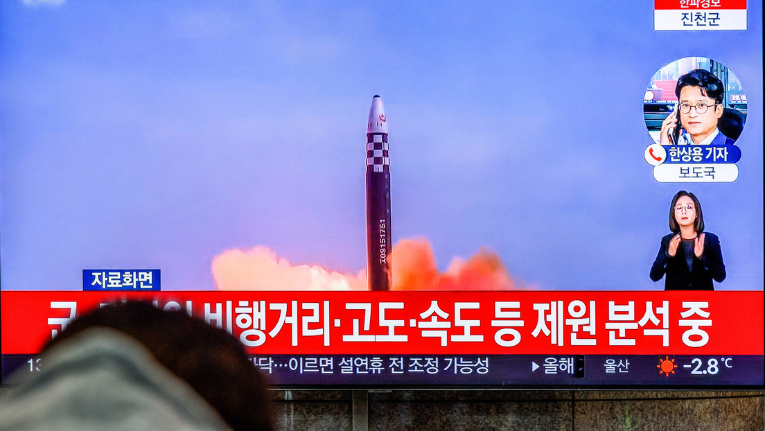 Corea del Norte dispara tres misiles balísticos hacia el mar del Japón