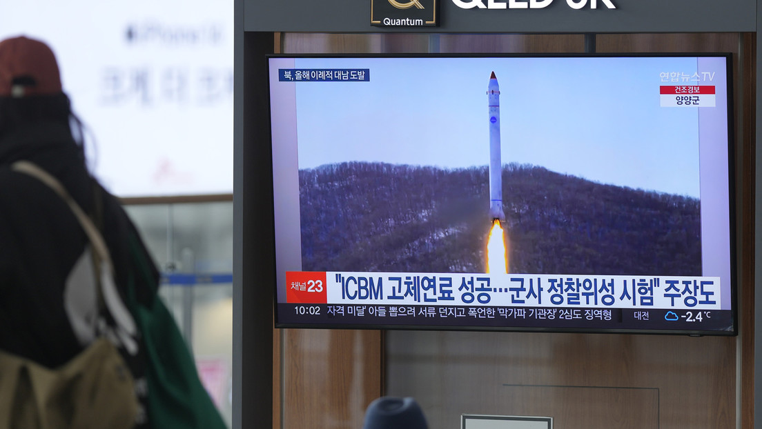 Corea del Norte dispara un misil balístico hacia el mar de Japón