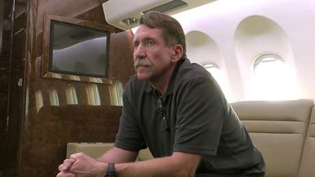 Víktor But llega a Moscú tras un canje de prisioneros con EE.UU.