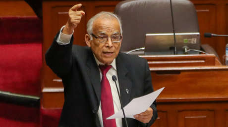 Ex primer ministro de Perú se declara en "clandestinidad" y expresa su "incólume lealtad" a Castillo