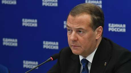 Medvédev: "Rusia está aumentando la producción de sus armas más potentes"