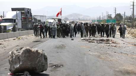 Aumenta a 18 el número de muertos en las protestas incesantes en Perú