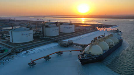Rusia vende un nivel récord de gas licuado a China y supera a Arabia Saudita en entregas de crudo