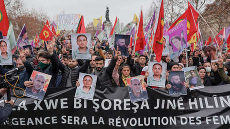 Enfrentamientos entre policías y manifestantes kurdos tras el tiroteo mortal en París (VIDEOS)