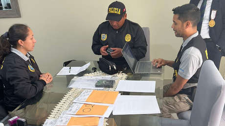 Allanan la vivienda del exministro de Defensa de Perú Walter Ayala por caso de ascensos militares