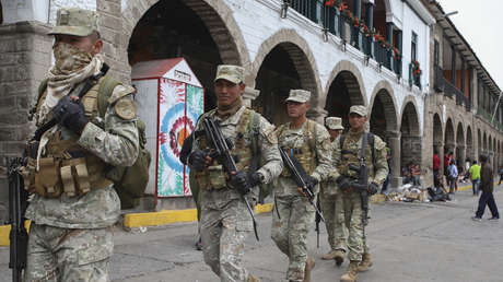 Detienen en Perú a tres generales acusados de buscar ascensos a través de sobornos