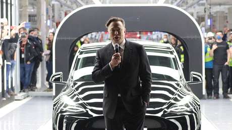 Musk aconseja a los trabajadores de Tesla que no se preocupen "por la locura del mercado bursátil"