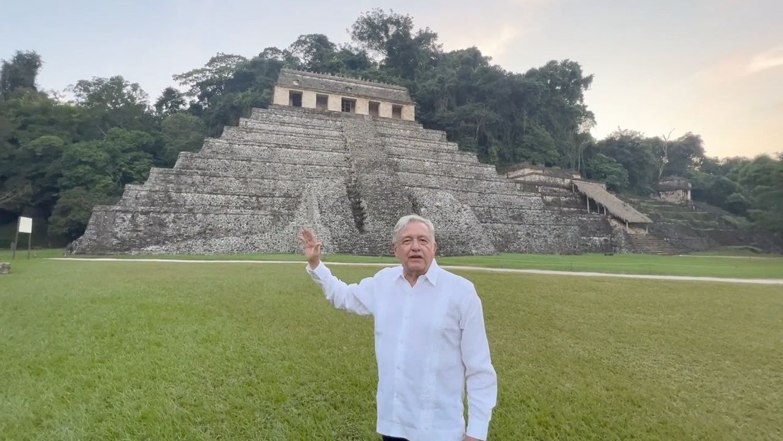 López Obrador desea un feliz Año Nuevo en un "majestuoso sitio construido mil años antes de que los europeos llegaran a invadirlo"