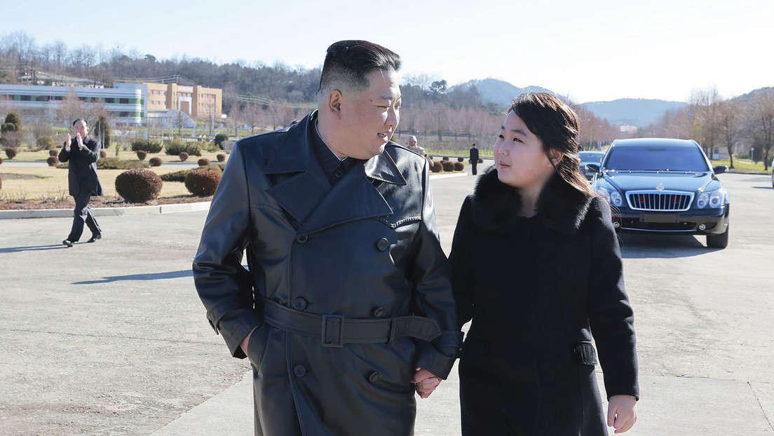 Seúl observa señales de que uno de los hijos de Kim Jong-un le sucederá en el cargo