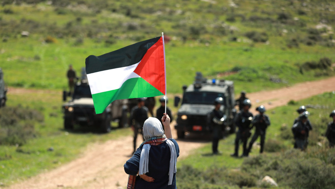 Israel prohíbe la bandera palestina en espacios públicos