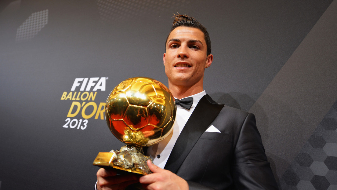¿Cuánto se pagó por el Balón de Oro que subastó Cristiano Ronaldo?