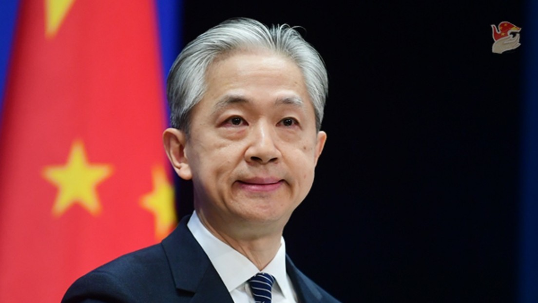 Pekín insta a Londres a "despertar de su sueño colonial" tras el informe con críticas a Hong Kong