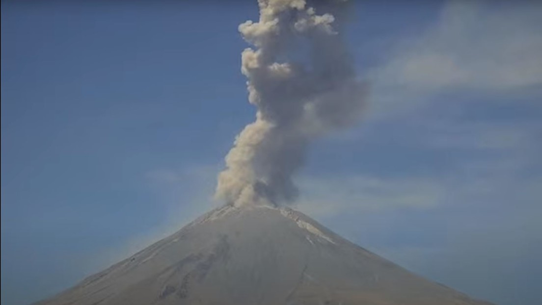 VIDEO: Se registran fuertes explosiones en el volcán Popocatépetl