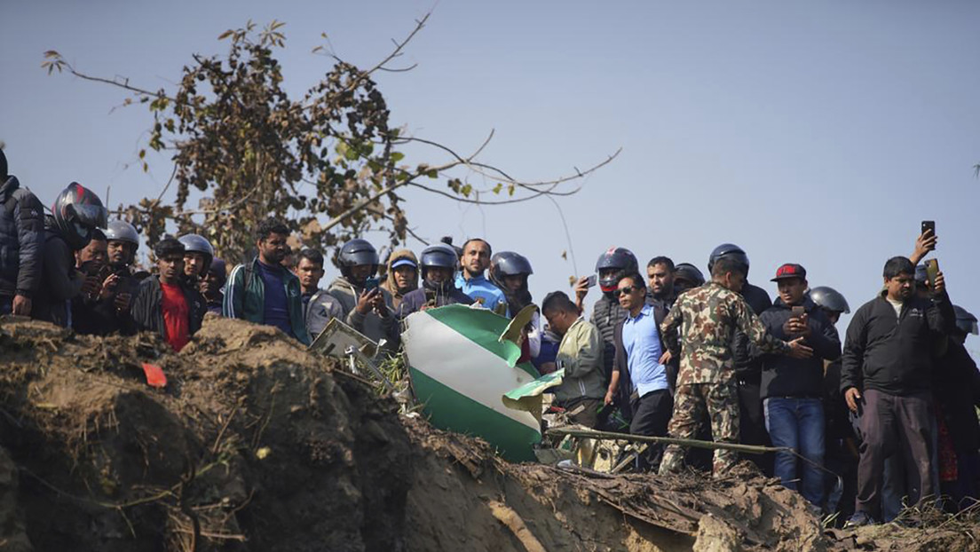Se estrella un avión con 72 personas a bordo en Nepal
