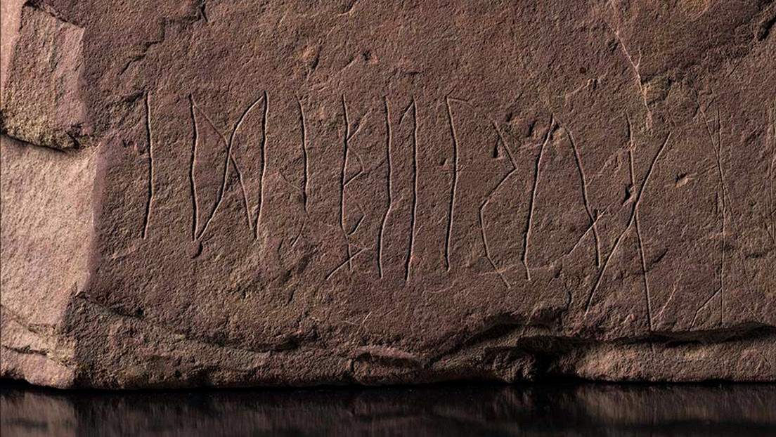 Descubren en Noruega la piedra rúnica más antigua del mundo