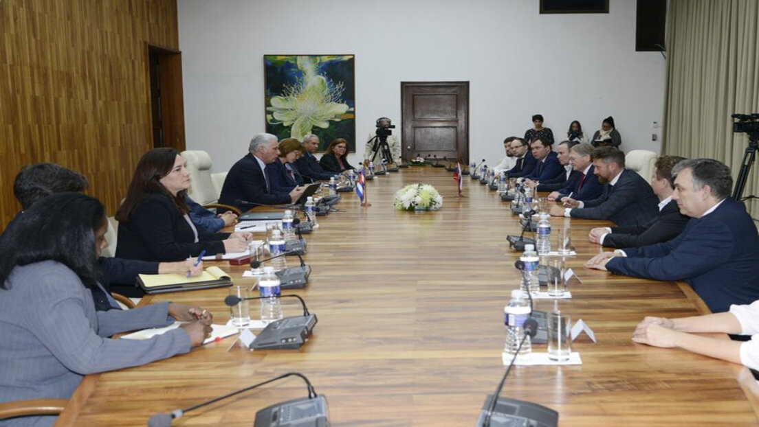 El presidente de Cuba recibe a empresarios rusos para consolidar la cooperación bilateral