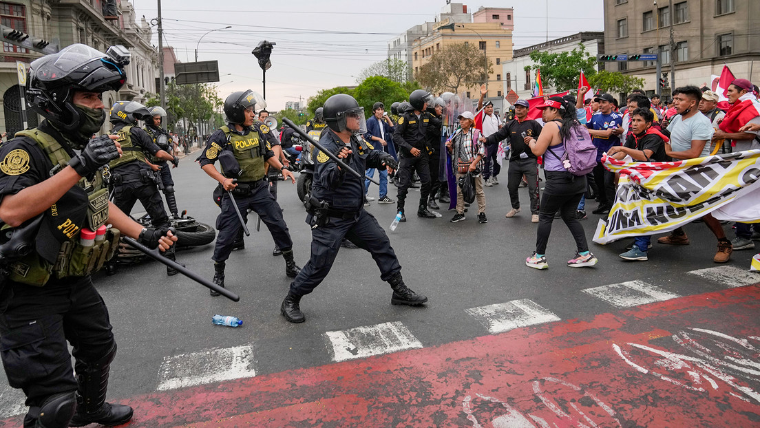 Fiscalía de Perú investiga muertes por represión mientras Lima se convierte en núcleo de protestas