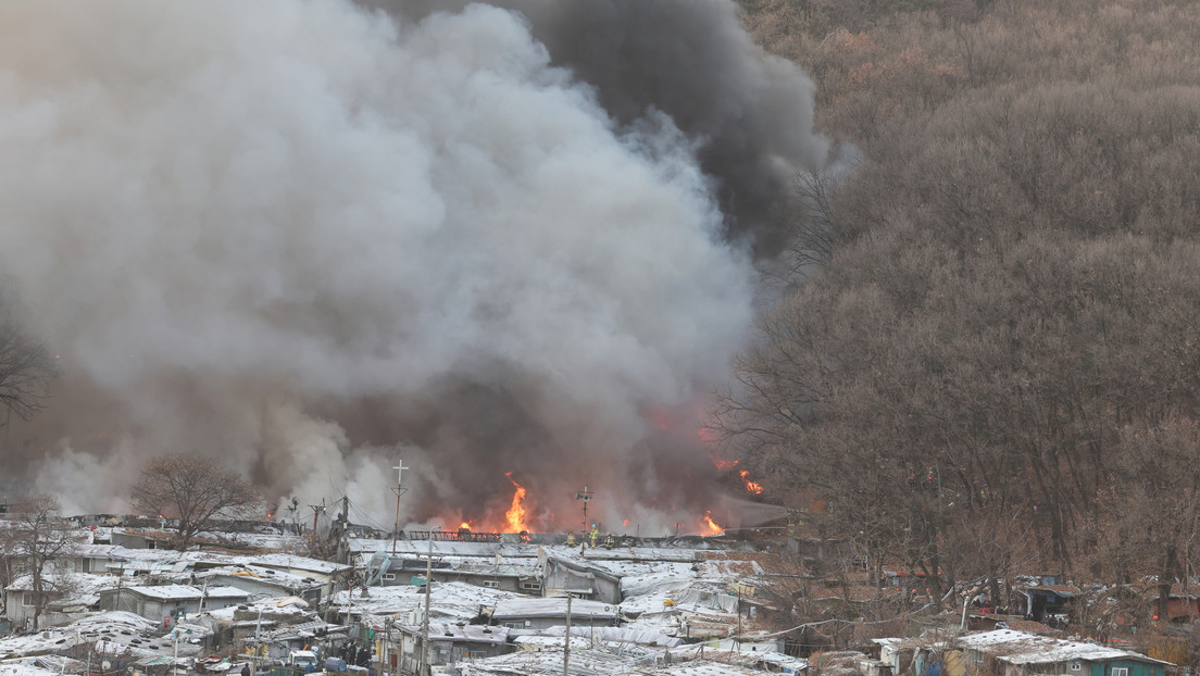Gran incendio en Seúl destruye 60 casas y provoca la evacuación de al menos 500 personas (VIDEOS, FOTOS)