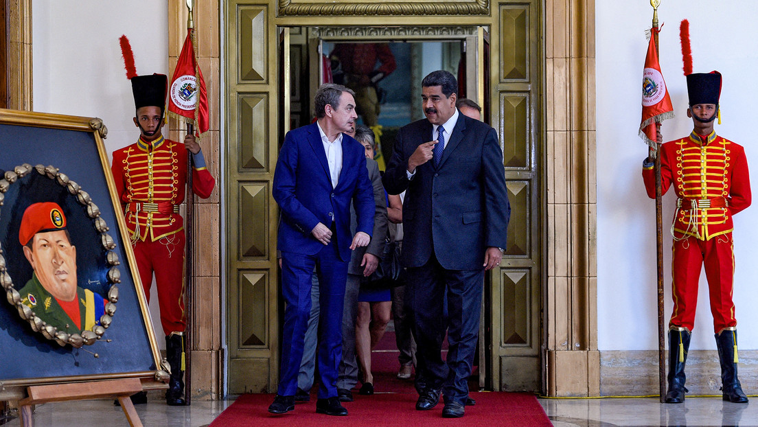 Zapatero se reúne con Maduro en Caracas para apoyar el diálogo con la oposición