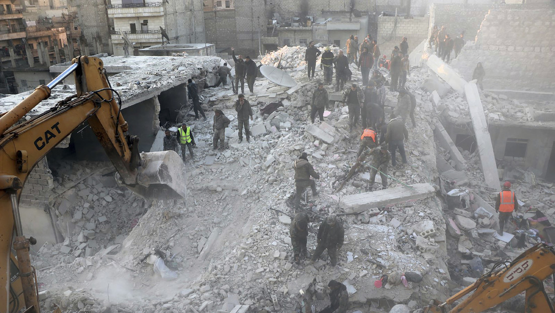 Al menos 16 muertos al derrumbarse un edificio residencial en Siria