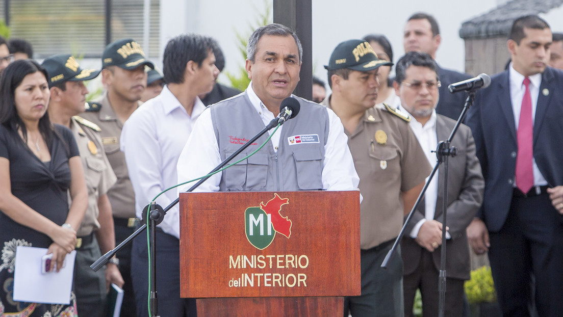 Demandan al ministro del Interior y al jefe de la Policía de Perú tras la irrupción en una universidad de Lima