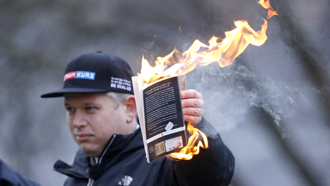 El activista que quemó el Corán frente a la Embajada turca en Suecia: "No me arrepiento"